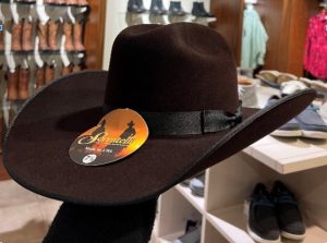 Photo of the Serratelli 8x Bonded Felt Cherry Velve Cowboy Hat.